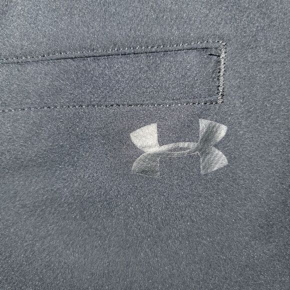 Under Armour Golf Black Flat front shorts size 42 - Picture 3 of 4